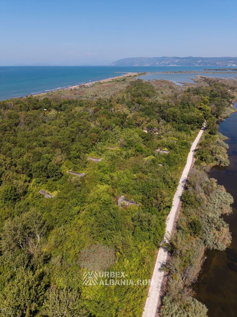 Bunkers de Stockage L-SR sur le Rivage