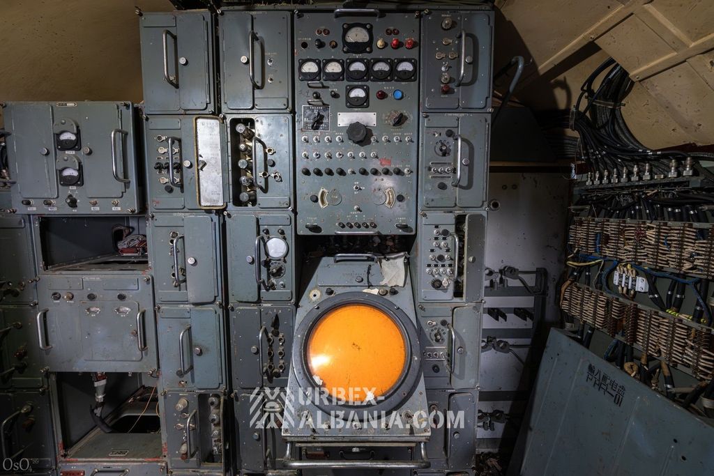 Primer plano de la pantalla redonda del radar