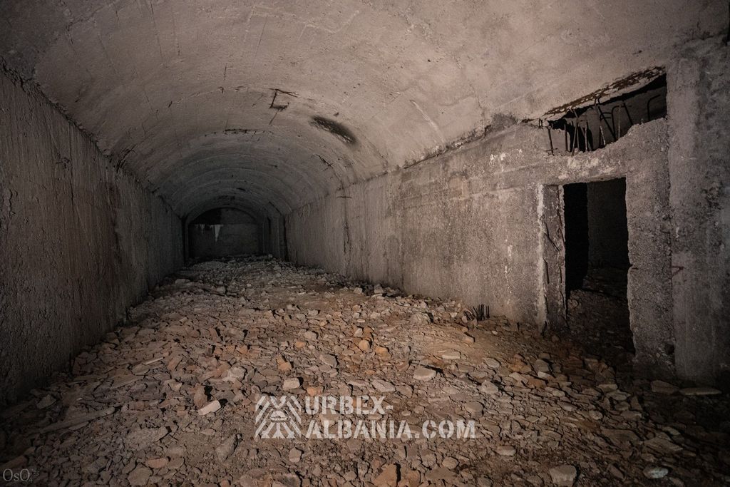 Immenses Bunkers Inachevés
