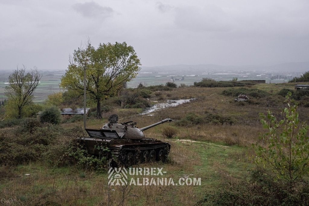 Base de Tanques con Garajes Subterráneos F