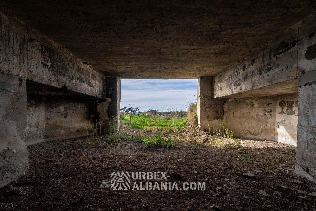 Artilleriebunker F-XD mit Tunneln