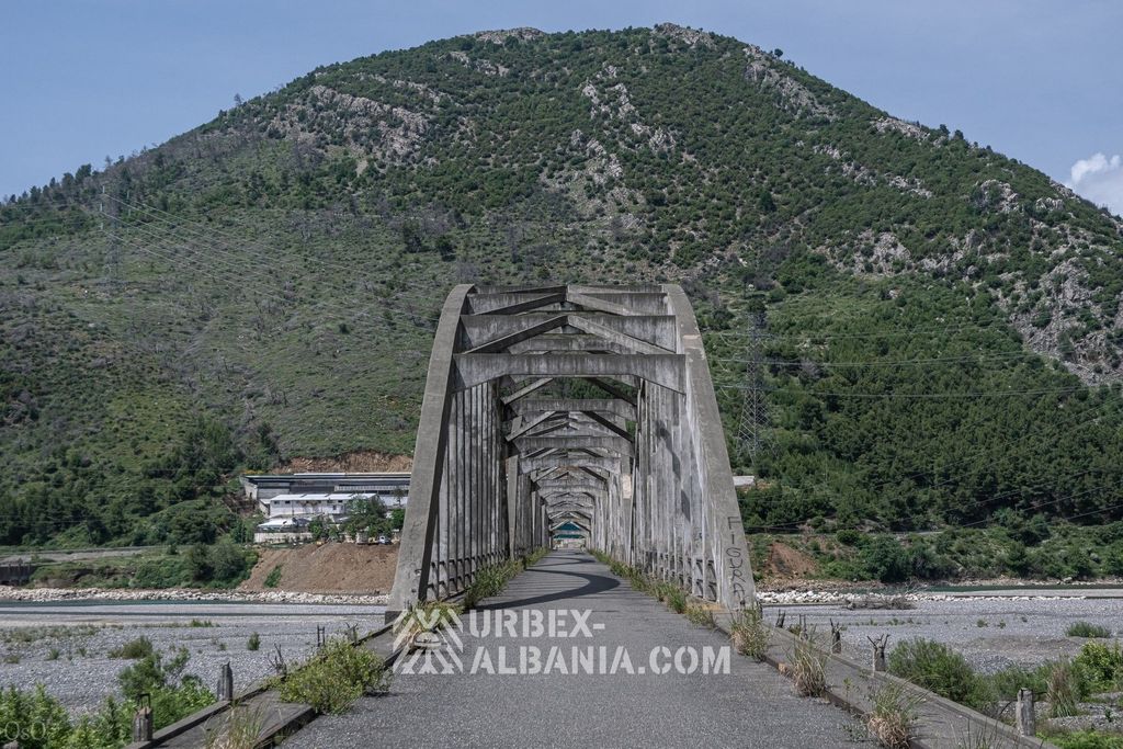 Alte eingestürzte Brücke