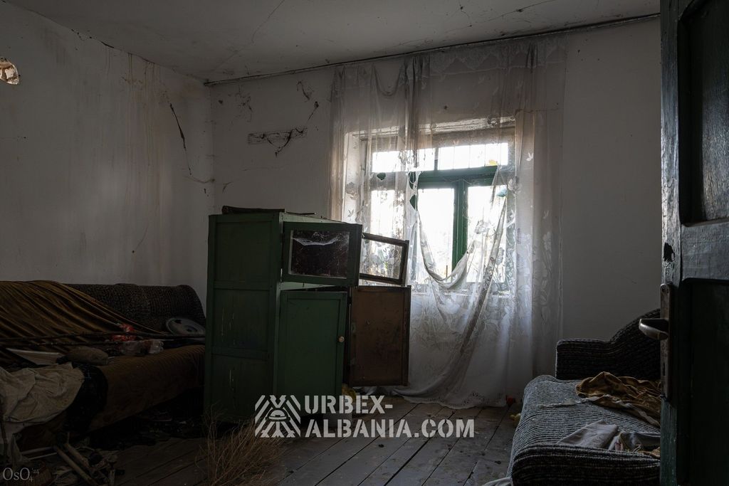 Pueblo Abandonado T-ZY
