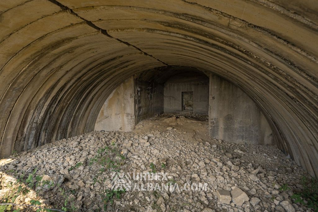 Bunkerët e Artilerisë T-LR përgjatë Kodrës