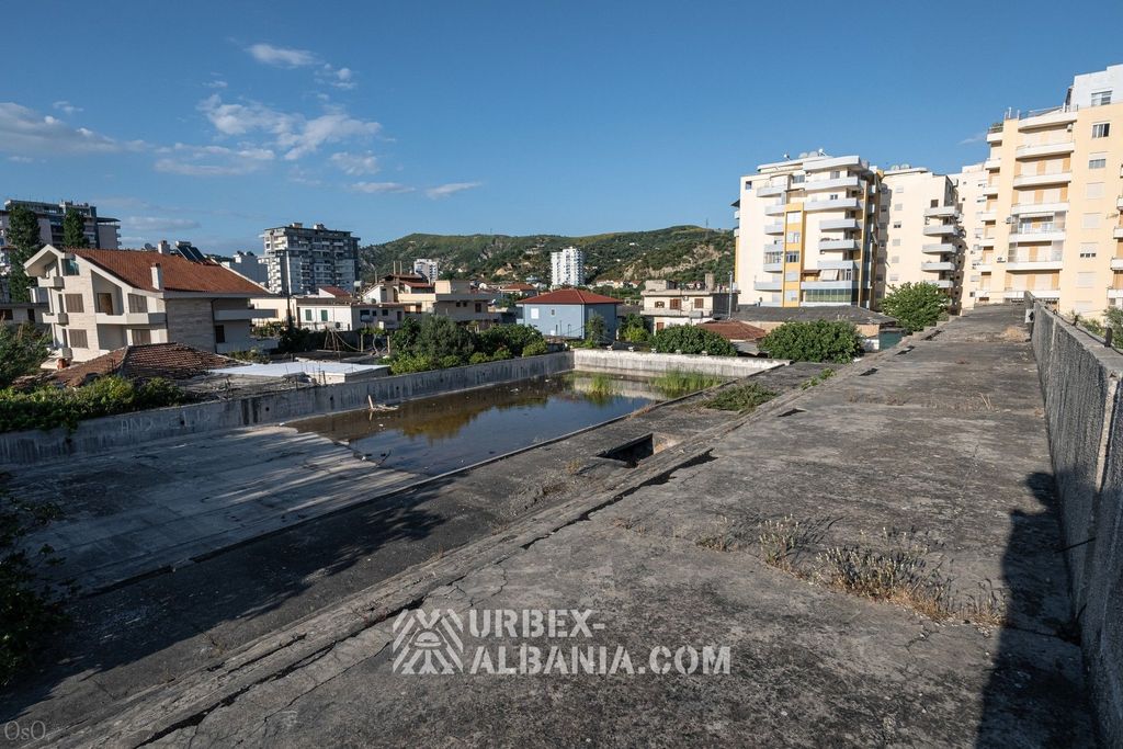 Piscina Pública de la Época Comunista