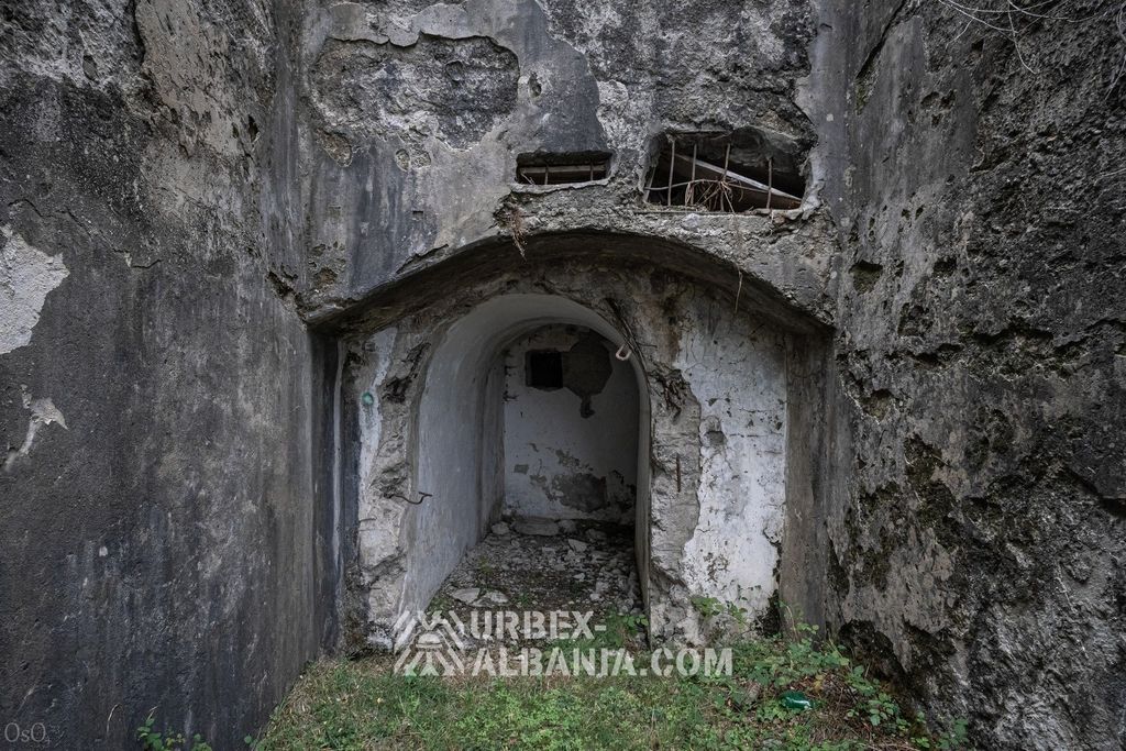 Radio Communications Bunker T-QR
