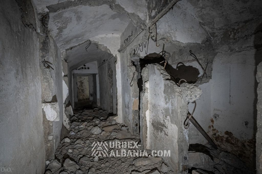 Radio Communications Bunker T-QR