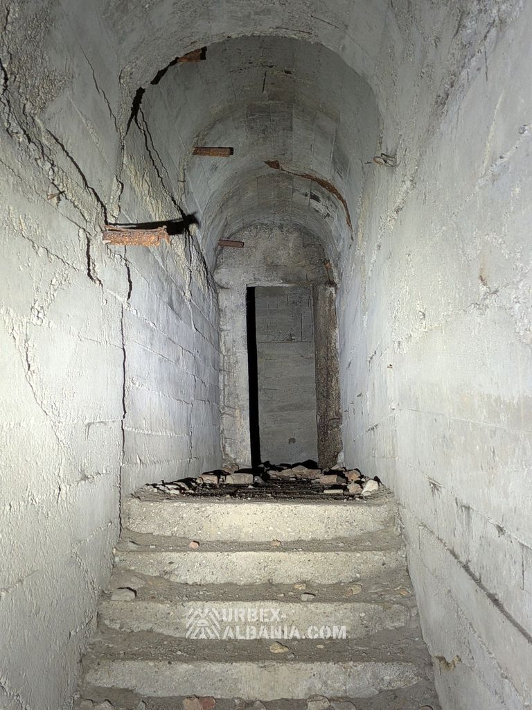 Velitelský bunker Lushnjského okresu