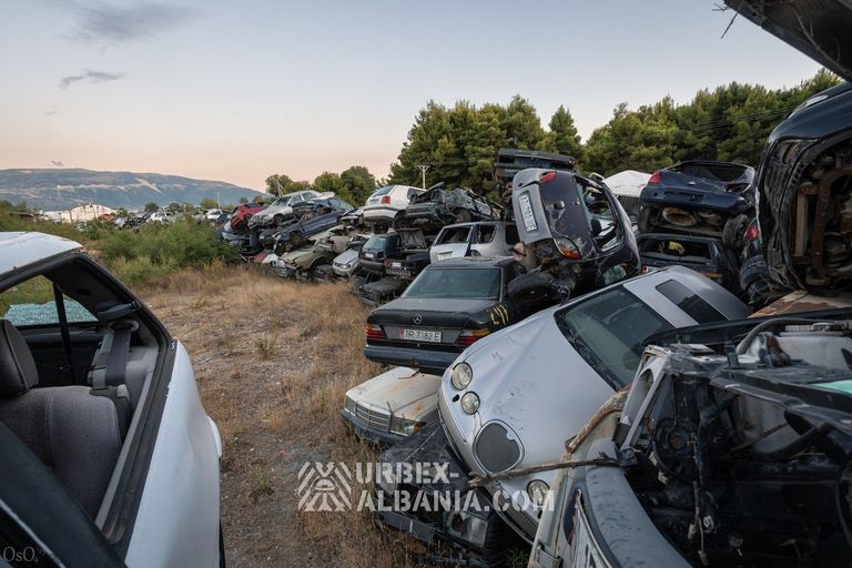 Cementerio de coches de Vlora