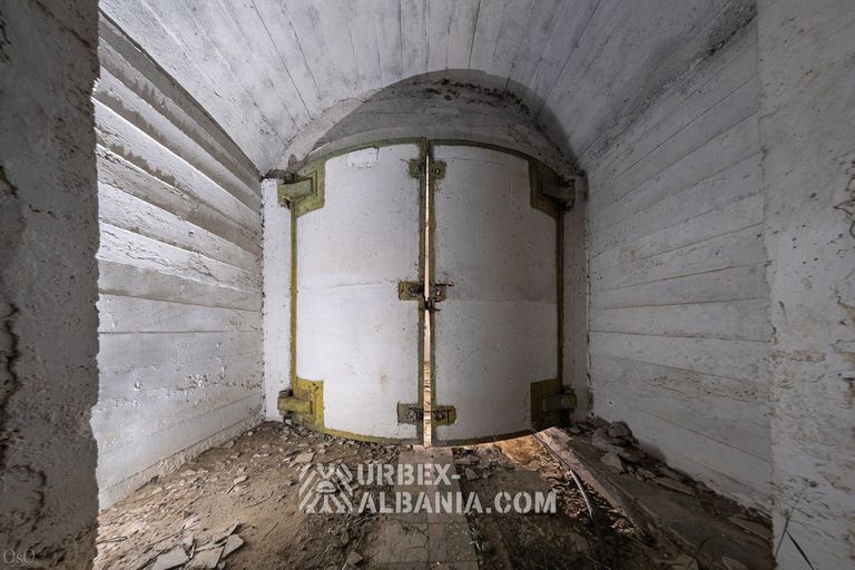 Bunker D-ZQ with Large Doors and Artillery Shelters