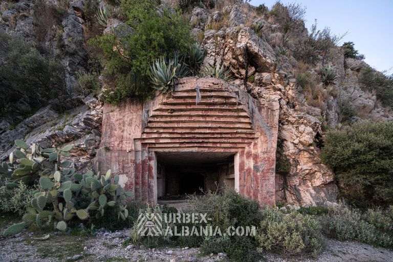 Artilleriebunker V-SY mit Tunneln