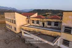 Scuola Abbandonata nel Villaggio D-KS