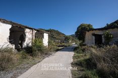 Ex Base Militare con Piccoli Bunker
