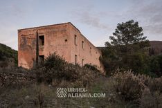 Base de Chars avec Garages Souterrains L