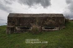 Galeries avec Blockhaus au Sommet de la Colline