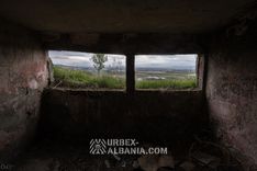 Galeries avec Blockhaus au Sommet de la Colline