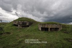 Galeries avec Blockhaus au Sommet de la Colline
