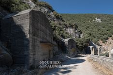 Lagerhangars und unterirdisches Kraftstoffdepot