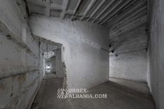 Lagertunnel in einer Schlucht