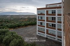 Escuela Privada Abandonada I