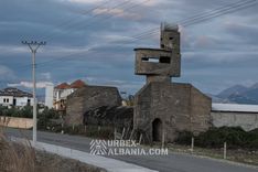 Sphärische Küstenartilleriebunker L-J auf einer Plattform