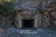 Bunkers d'Artillerie L-EA avec Tunnels