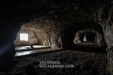 Artilleriebunker L-KG mit Befestigungsanlagen