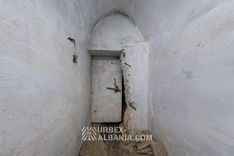 Bunker D-ZQ con Grandi Porte e Postazioni d'Artiglieria