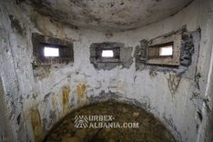Bunkeri V-TA me shkallë të gjatë dhe bunker të vogël