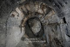 Abri antiaérien de type tunnel à Puka
