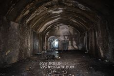 Abri antiaérien de type tunnel à Puka