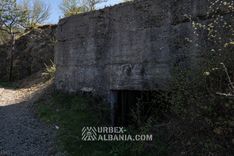 Abri antiaérien de type tunnel à Puka