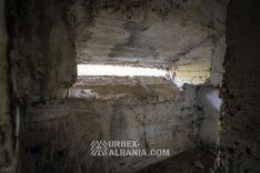 Bunker T-YW avec deux casemates et un puits de ventilation