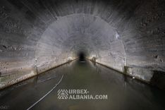 Tunnel ferroviaire de 1 km de long