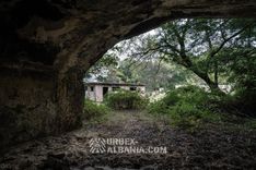 Ancienne Base Militaire avec Plusieurs Tunnels et Bunkers T-T