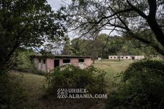 Ancienne Base Militaire avec Plusieurs Tunnels et Bunkers T-T
