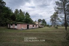 Ancienne Base Militaire avec Plusieurs Tunnels et Bunkers T-T