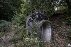 Ancienne Base Militaire avec Plusieurs Tunnels et Bunkers T-T
