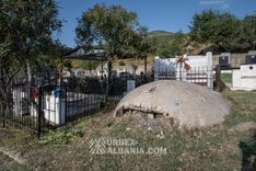 Сферические артиллерийские бункеры L-GZ на кладбище