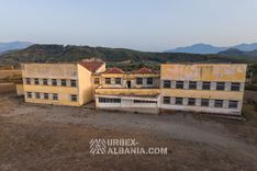 Scuola Abbandonata nel Villaggio D-KS