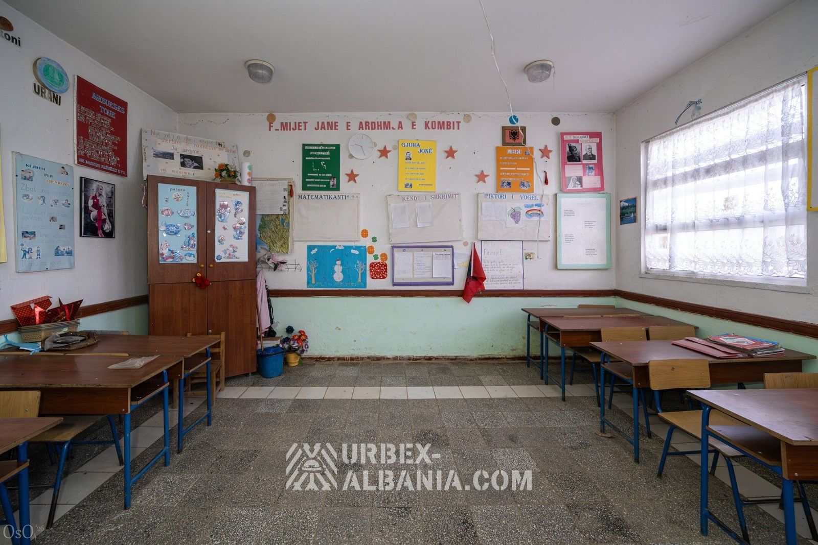 Scuola Abbandonata nel Villaggio D-KS