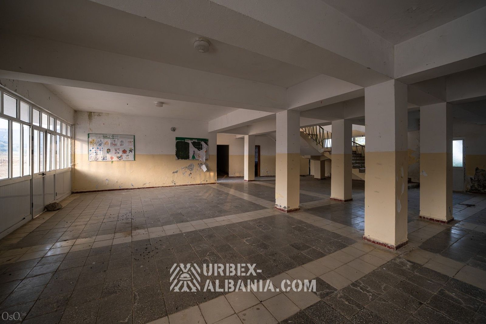 Scuola Abbandonata nel Villaggio D-KS