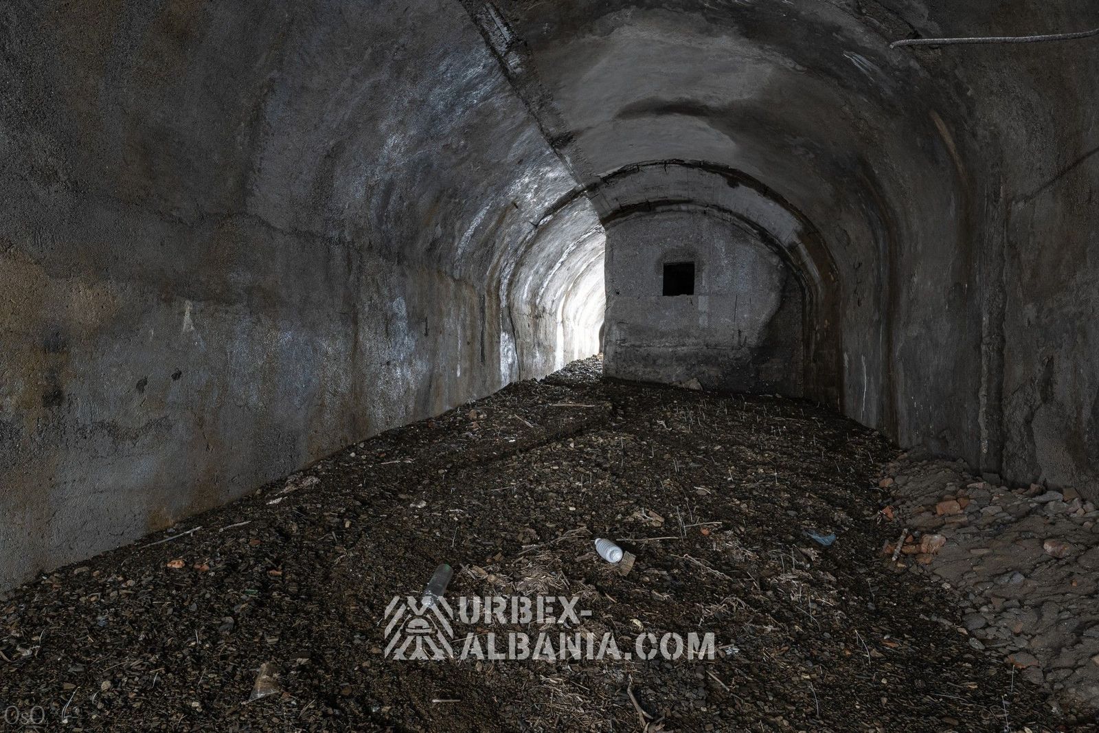 Immenses Bunkers Inachevés
