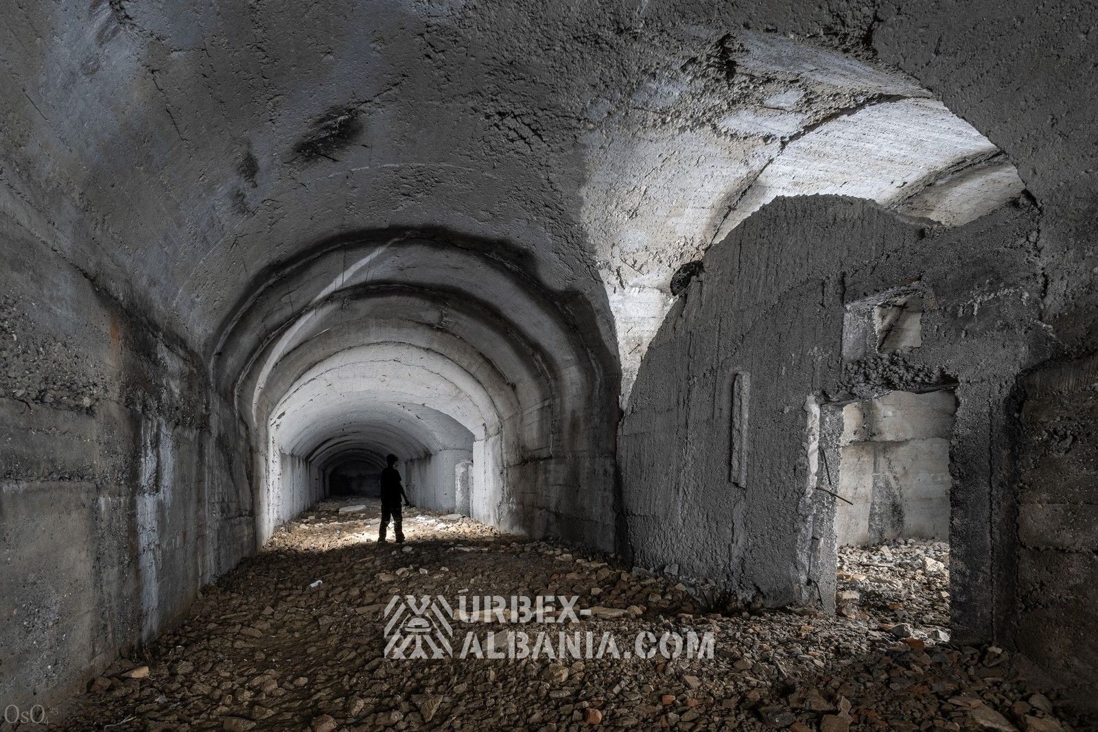 Immenses Bunkers Inachevés