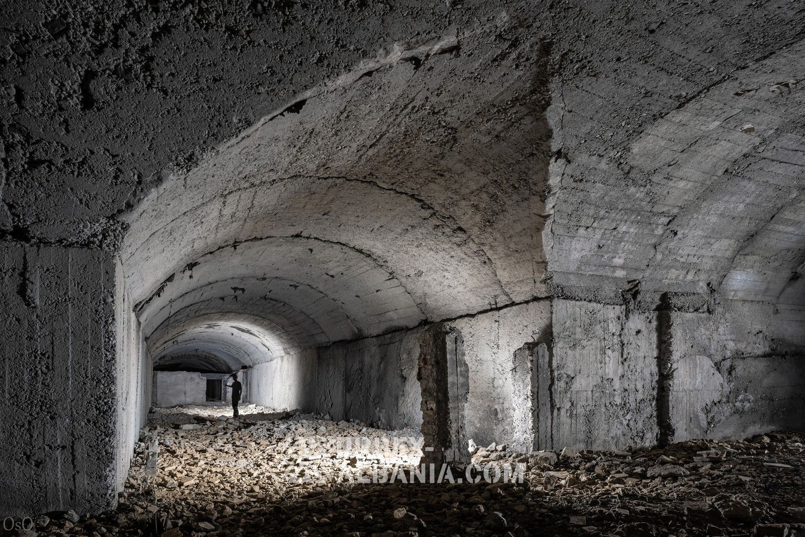 Immenses Bunkers Inachevés