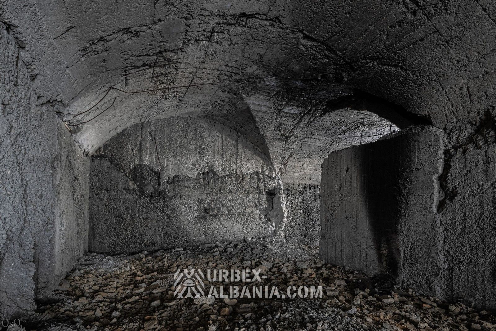 Immenses Bunkers Inachevés