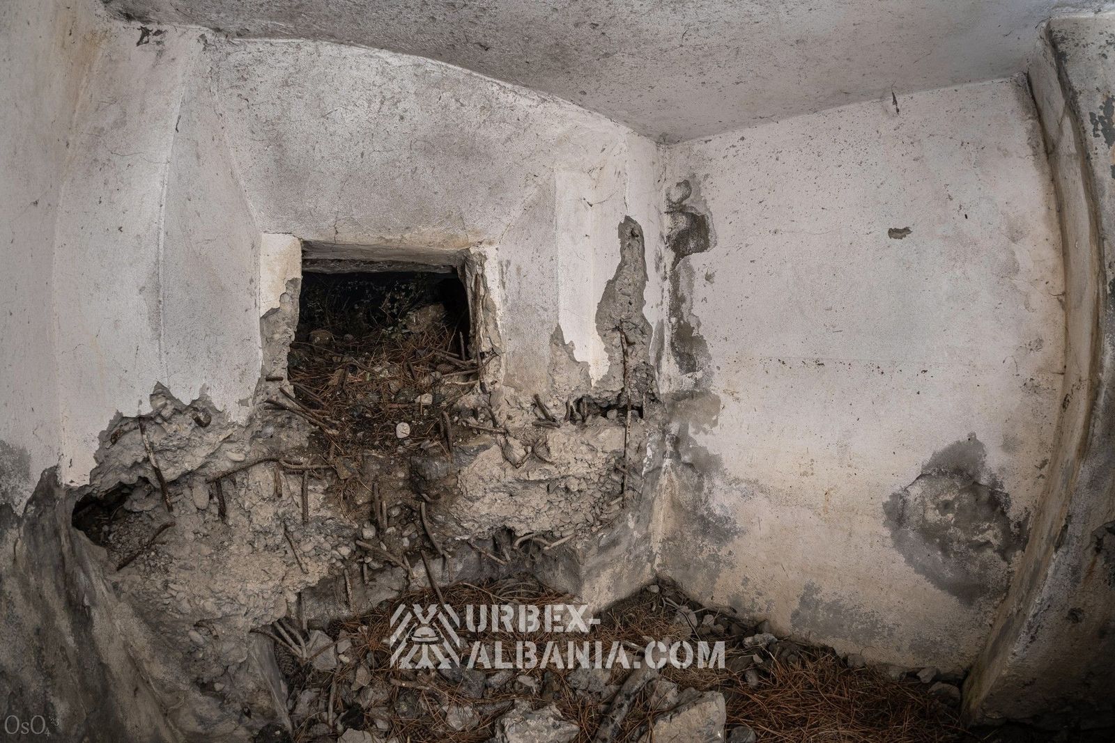 Position de Défense Aérienne S-IZ avec un Bunker, un Tunnel Circulaire et des Casemates
