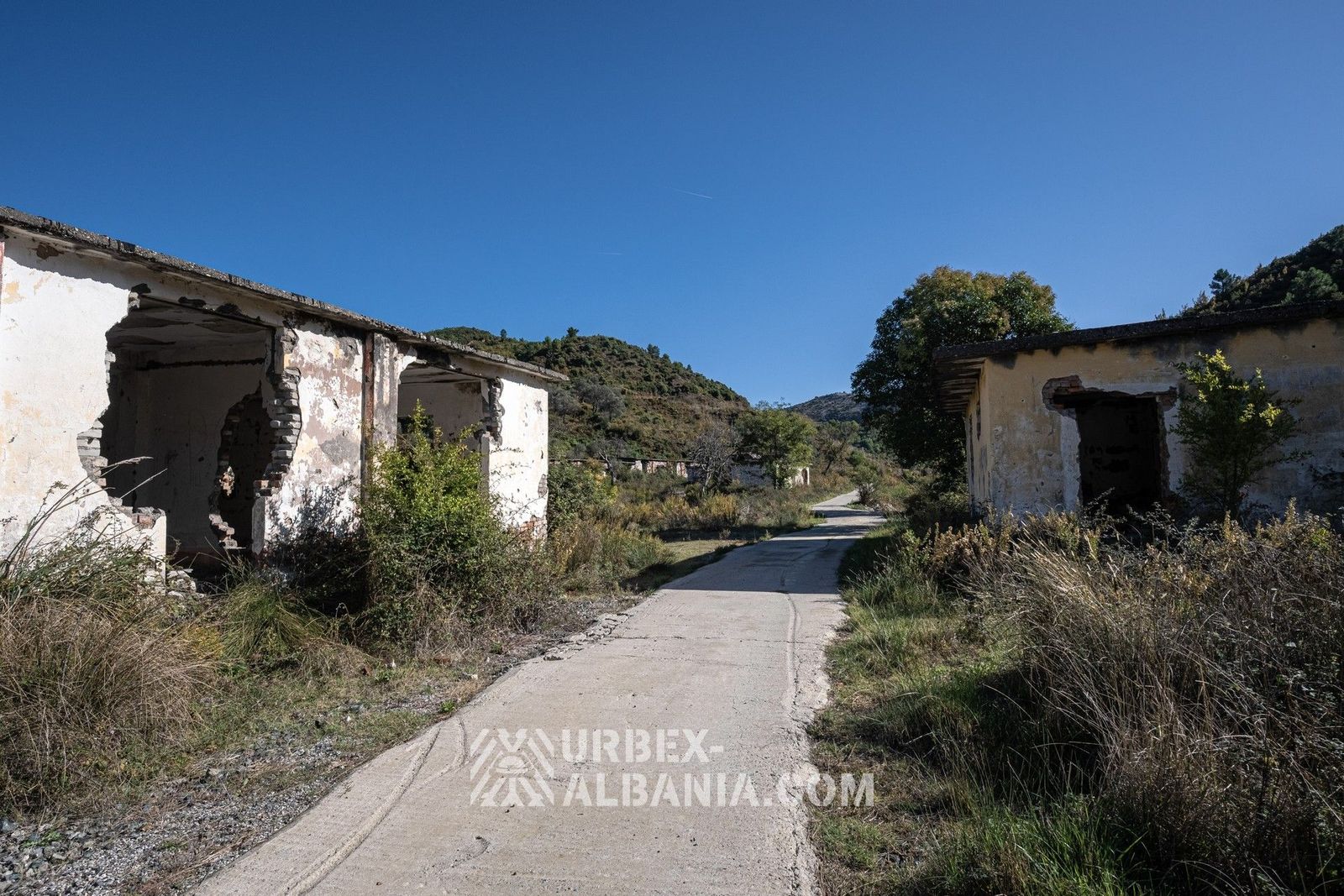 Ex Base Militare con Piccoli Bunker