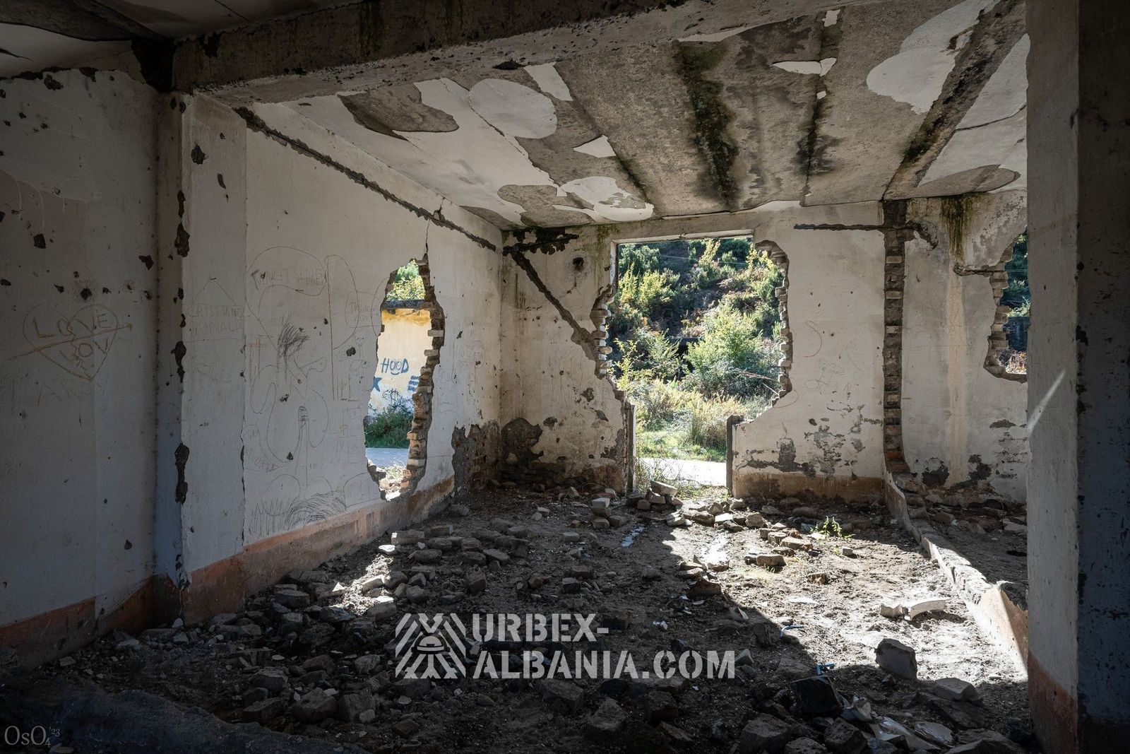 Ex Base Militare con Piccoli Bunker