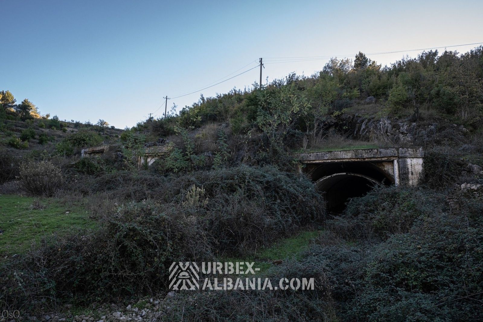 Base de Chars avec Garages Souterrains L